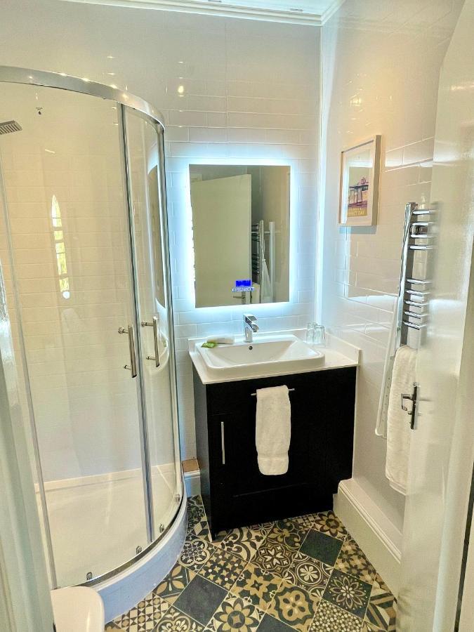 Отель Gresham Court Торки Экстерьер фото
